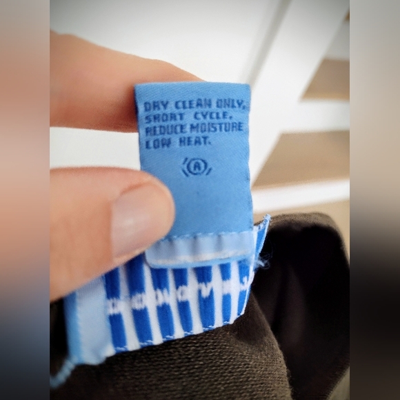 Like New W's Medium Doncaster Sport Dark Olive Green 3/4 Sleeve Blouse 80% Silk - Picture 12 of 12